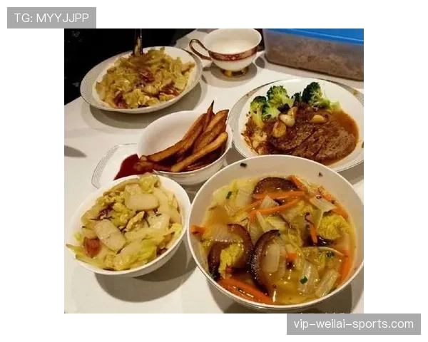 古力发的晚餐照里那只金表，亮到把我整个月工资都比下去